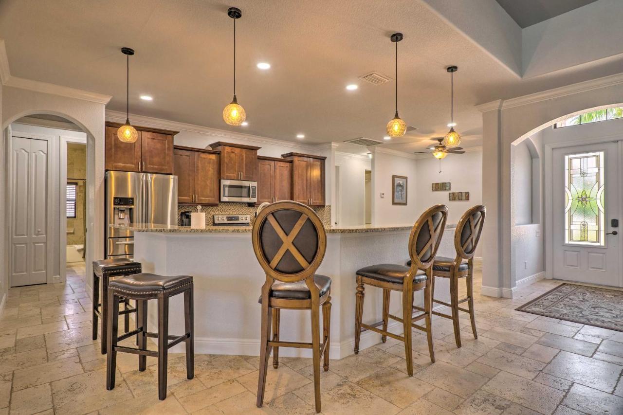 Canalfront Cape Coral Home With Patio And Grill! Extérieur photo
