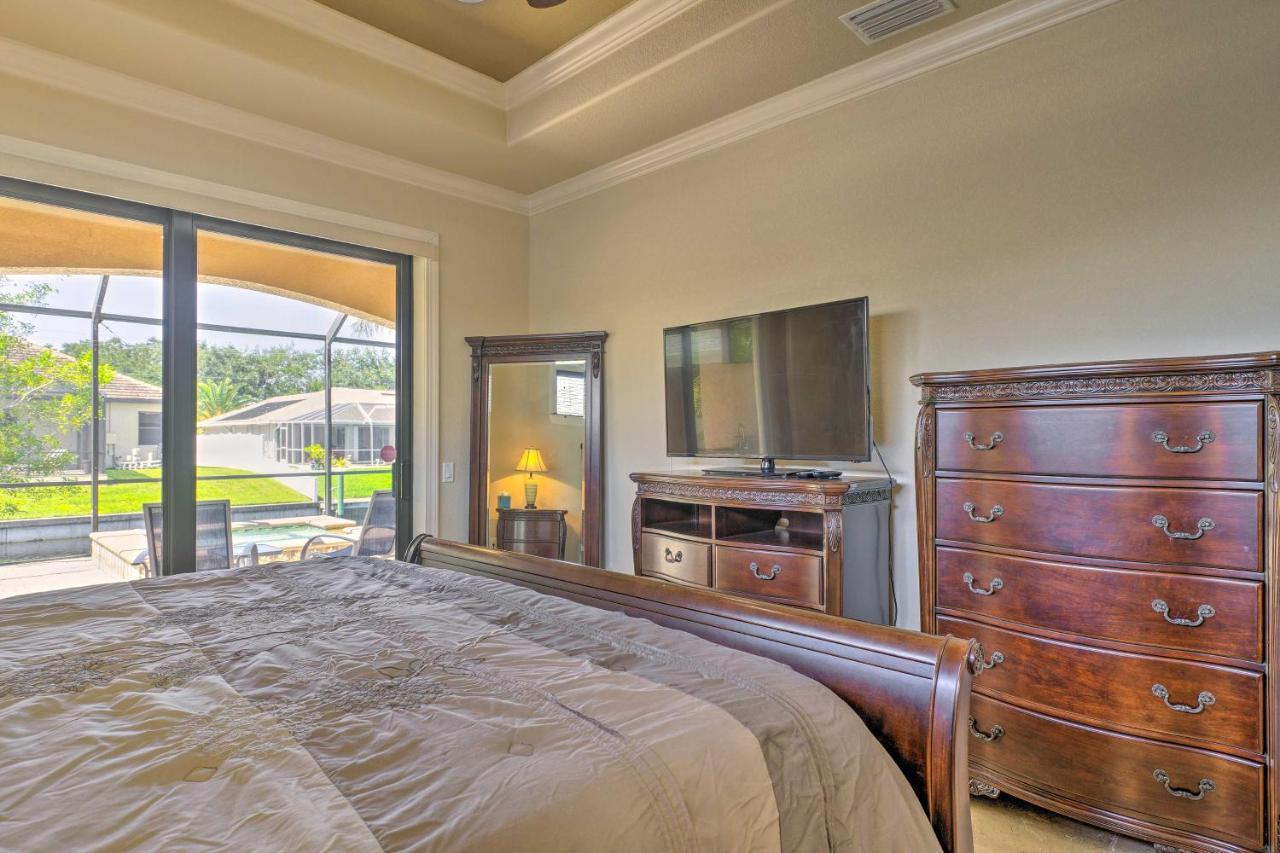 Canalfront Cape Coral Home With Patio And Grill! Extérieur photo